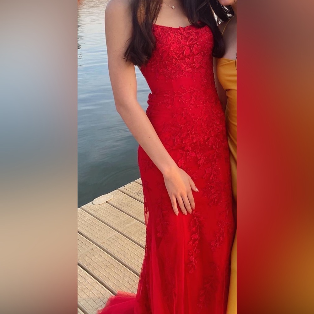 Sherri Hill Elegant Red Lace Dress